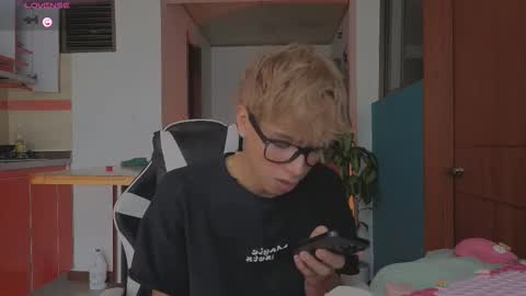 taichi online show from February 19, 5:20 pm