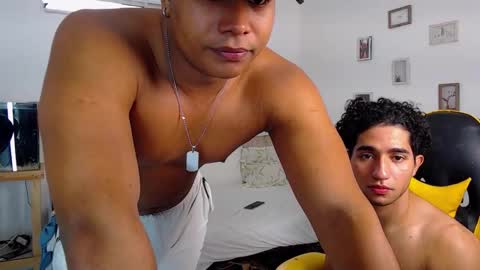 tanwyn22 online show from November 12, 1:39 pm