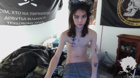 tap_forty online show from March 26, 8:13 pm