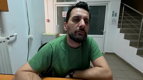 Snapshot of tarkan198 chatting on February 20, 6:35 pm tarkan198 online show from February 20, 6:35 pm