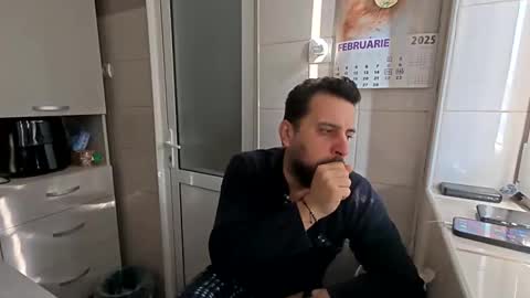 Snapshot of tarkan198 chatting on February 21, 7:44 am tarkan198 online show from February 21, 7:44 am