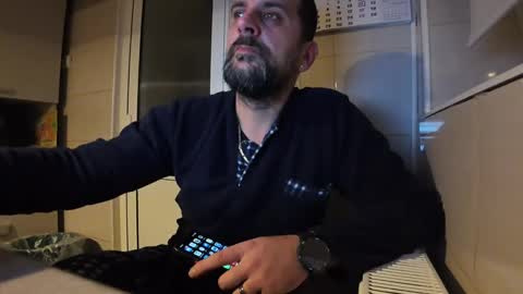 Snapshot of tarkan198 chatting on January 11, 10:40 pm tarkan198 online show from January 11, 10:40 pm