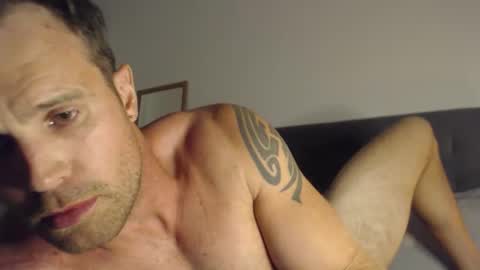 Snapshot of tarzan_thejungleboy chatting on October 26, 12:45 am Tarzan online show from October 26, 12:45 am