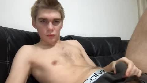 Snapshot of tasteithorny chatting on December 2, 12:38 pm tasteithorny online show from December 2, 12:38 pm