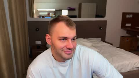 My shows 2100500 UTC3 online show from December 5, 6:37 pm