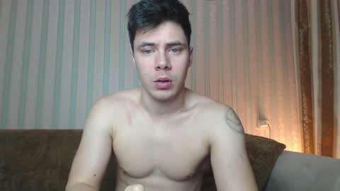 Snapshot of tayler_durden_1 chatting on January 1, 4:18 am ... online show from January 1, 4:18 am