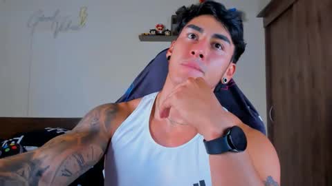 taylor_mclane1 online show from May 4, 6:31 pm