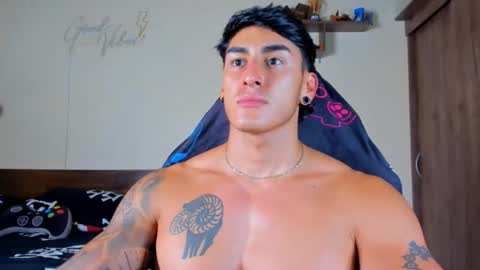 taylor_mclane1 online show from April 25, 9:01 pm