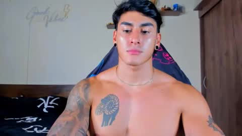 taylor_mclane1 online show from April 27, 9:20 pm