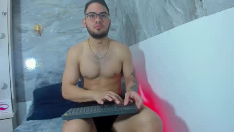 TAYLOR AND TAYLER online show from January 17, 3:04 pm