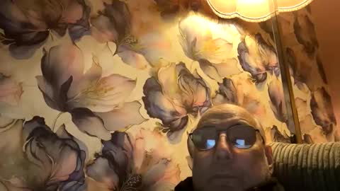 Mark online show from November 28, 8:11 pm