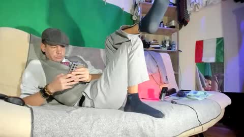 Virg Lszl online show from December 2, 3:26 pm