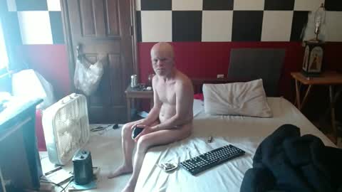 Snapshot of terdy2366 chatting on February 10, 4:36 pm terdy2366 online show from February 10, 4:36 pm