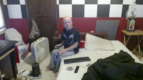 Snapshot of terdy2366 chatting on February 4, 1:27 pm terdy2366 online show from February 4, 1:27 pm