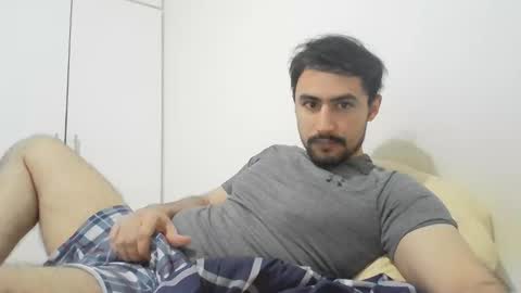 ThaiGuy online show from April 4, 10:45 am