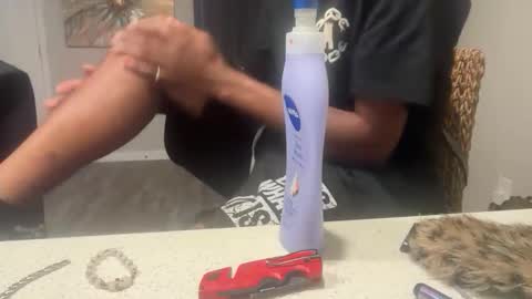 thatoneslutmuffin online show from January 9, 5:40 pm