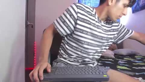 Snapshot of the_weed_guys chatting on December 30, 8:04 pm Danny online show from December 30, 8:04 pm