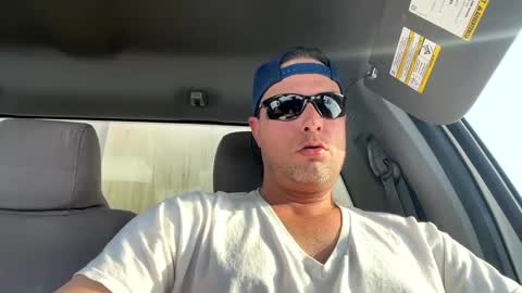 Carter Bates online show from January 17, 8:15 pm