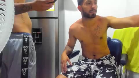 thehousedog online show from January 21, 4:22 am