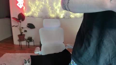 Johnny Stone online show from March 5, 1:24 am