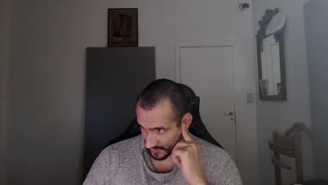 Snapshot of thekingofpains chatting on October 31, 1:51 am KINGOFPAINS online show from October 31, 1:51 am