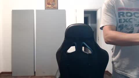 Snapshot of thekingofpains chatting on October 28, 3:47 pm KINGOFPAINS online show from October 28, 3:47 pm