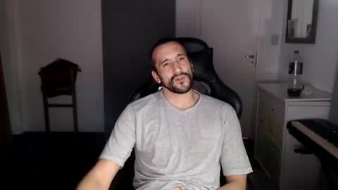 Snapshot of thekingofpains chatting on September 12, 2:55 am KINGOFPAINS online show from September 12, 2:55 am