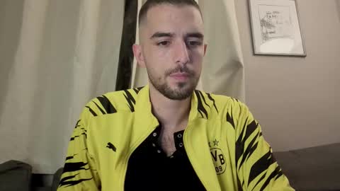 themmistokles online show from November 11, 8:47 pm