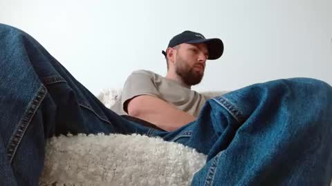 TheMonarchGoat online show from April 7, 5:29 am