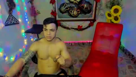 themuscularvenezuelanman online show from January 12, 11:15 pm