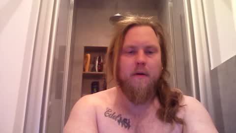 thenewdude1992 online show from November 17, 8:34 pm