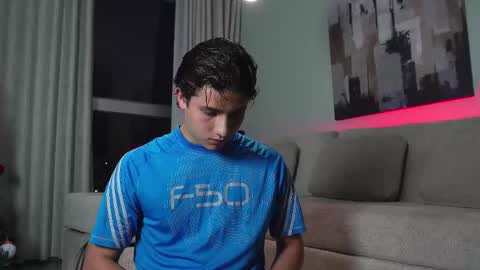  THEO- MATEO  online show from January 17, 11:28 pm