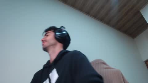 Santiago Enrique online show from April 15, 5:29 am