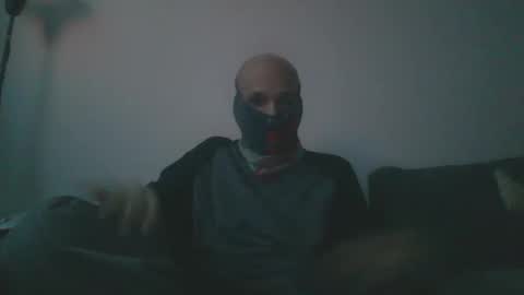 Snapshot of thetubedscarfguy chatting on February 17, 5:53 pm Scarf guy online show from February 17, 5:53 pm