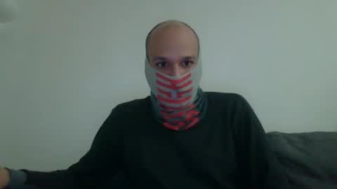 Snapshot of thetubedscarfguy chatting on January 2, 5:50 pm Scarf guy online show from January 2, 5:50 pm