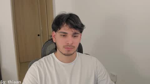 thiaan__ online show from November 18, 11:15 pm