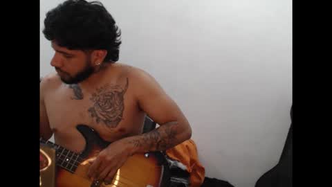 Snapshot of thiago_balconee chatting on October 20, 10:46 pm Thiago balconee online show from October 20, 10:46 pm