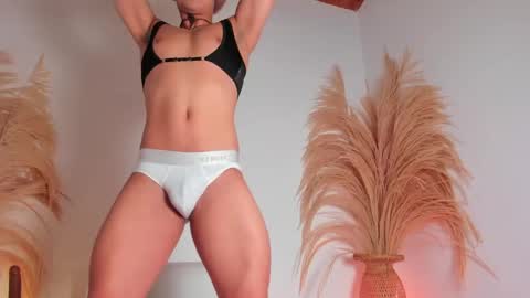 Thiago  online show from October 6, 5:28 pm