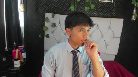 Snapshot of thiago_kozak chatting on October 20, 1:15 pm thiago online show from October 20, 1:15 pm