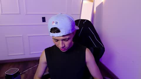 thiago_n_sam online show from October 6, 7:57 am