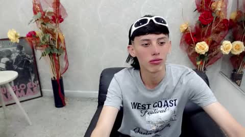 Snapshot of thiago_twink38 chatting on September 27, 2:31 am thiago_twink38 online show from September 27, 2:31 am