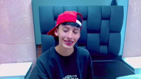 thiago_twink38 online show from January 14, 5:23 am