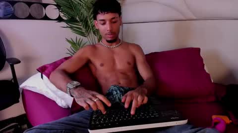 ThiagoFerreti online show from November 12, 8:25 pm