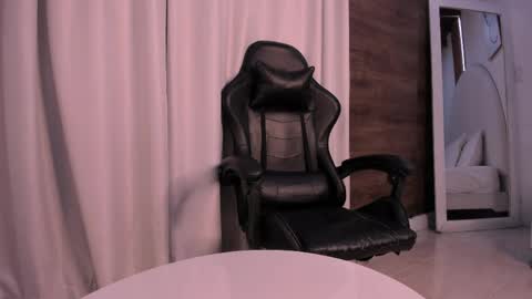 thiagovega_ online show from May 18, 4:07 am
