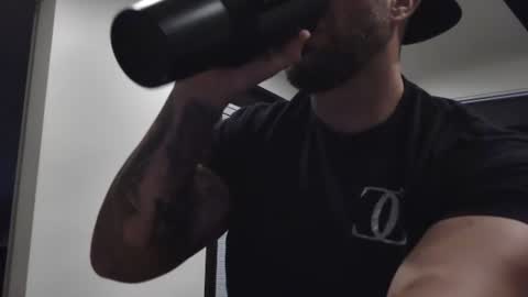 thiccbull12 online show from August 3, 12:33 pm