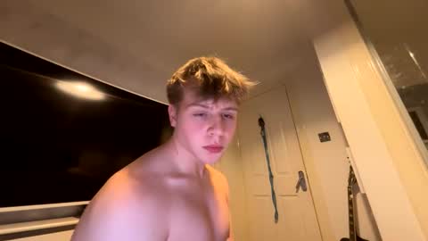 Snapshot of thickny0ung chatting on October 18, 8:14 pm thickny0ung online show from October 18, 8:14 pm