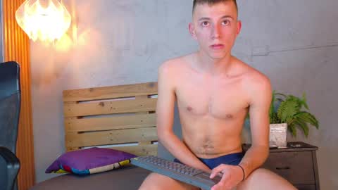 Thiago online show from May 20, 8:48 pm