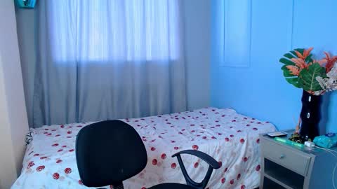 MICHAEL AND CRISS online show from November 5, 2:19 pm