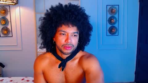 MICHAEL AND CRISS online show from December 17, 2:02 pm