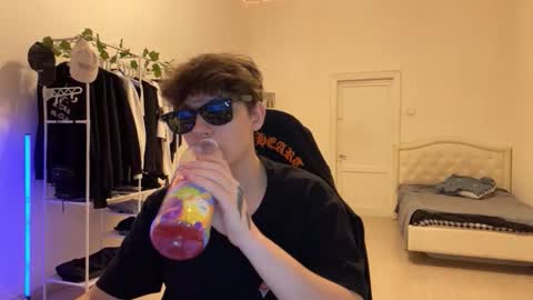 Thomas Hill online show from November 2, 10:25 pm